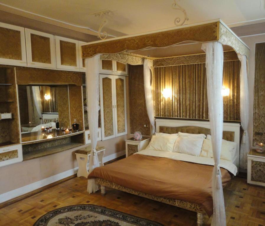 Classic Apartment On Kievyan Erevan Esterno foto